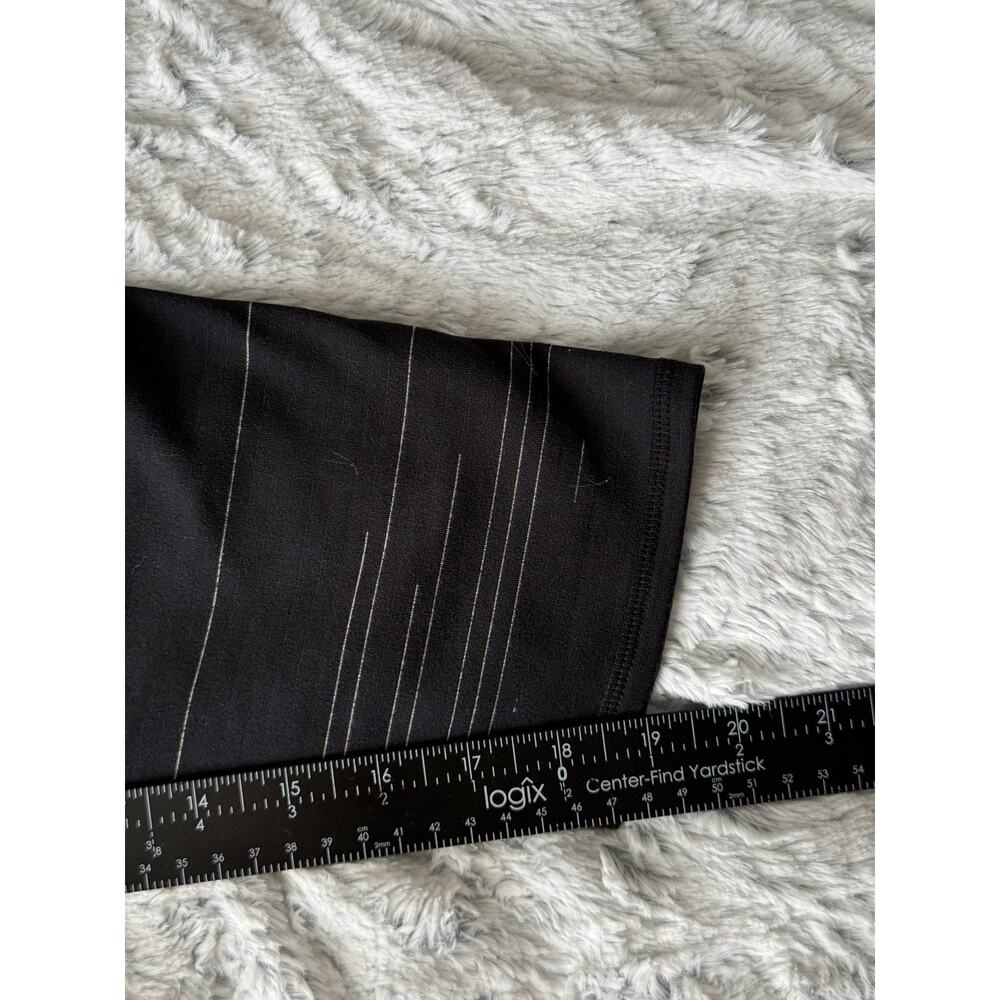 Fabletics Women's S Capri Leggings Black Silver Stripe Print Athletic Cropped - Picture 5 of 5